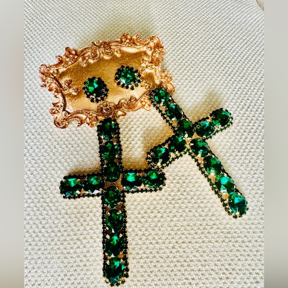 Beautiful Green Rhinestones Cross earrings - Picture 4 of 7
